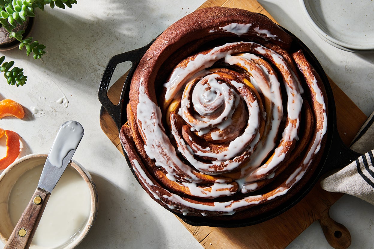 Bake a Giant Cinnamon Roll in 1 Hour: Your Next Brunch Star